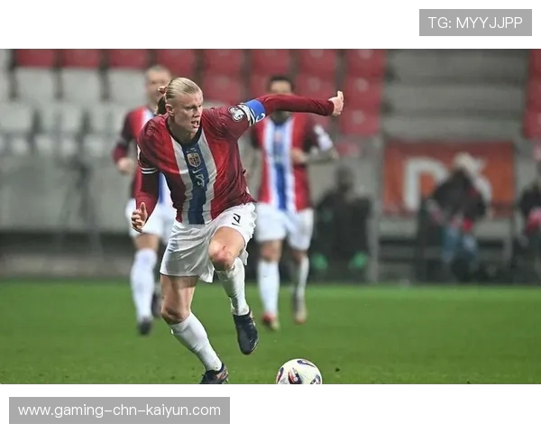 哈兰德强势抢点头球得手，足球场上的无解终结者